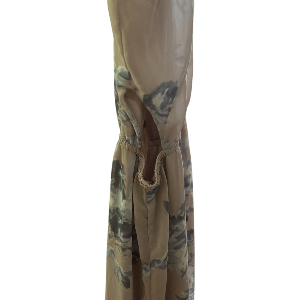 Floral Print Sleeveless Jumpsuit  with side cut outs PTP 15 L 43.5 I 23 - Picture 2 of 3